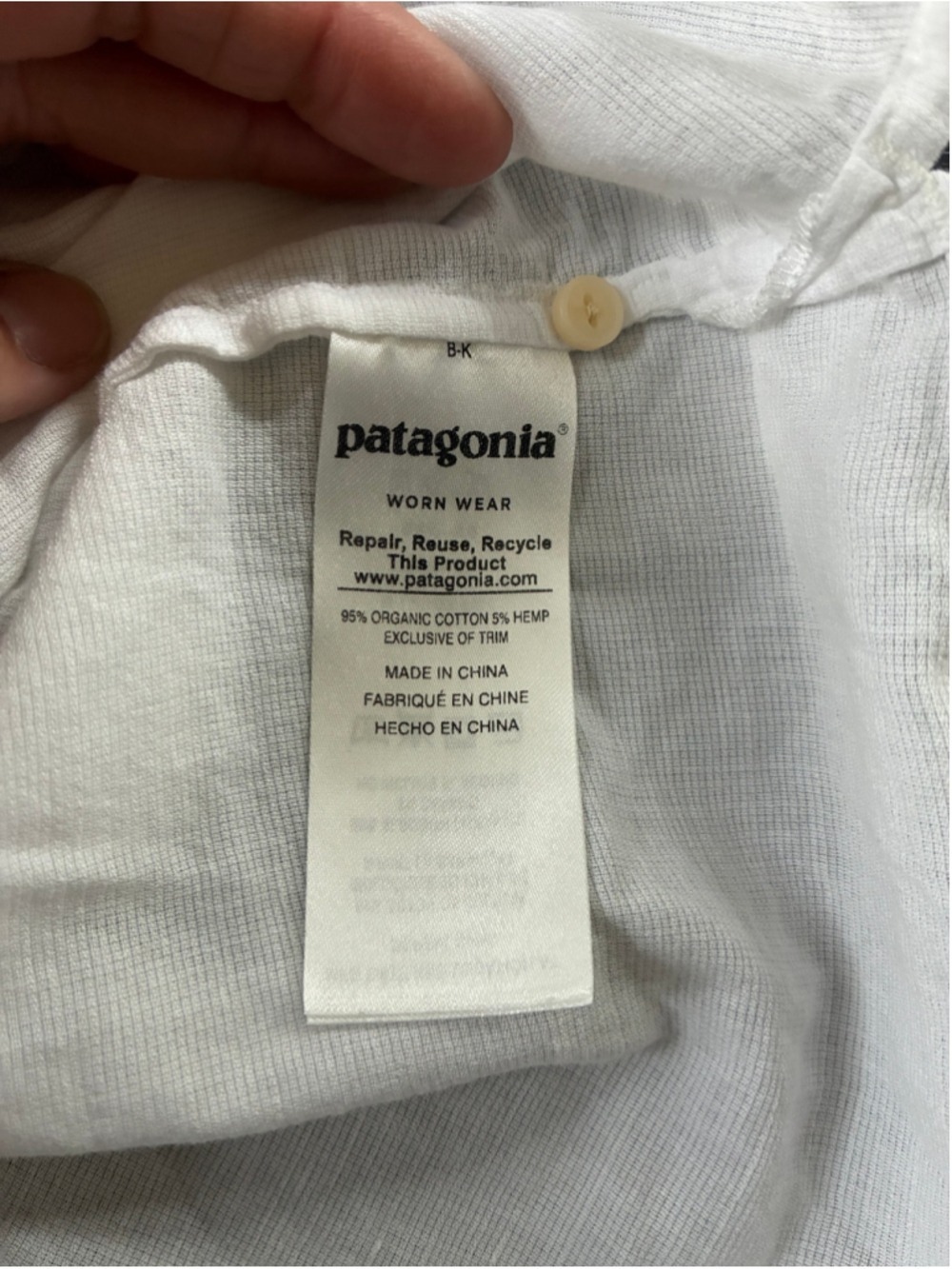 Women's Patagonia Button Down Shirt Size M White Brown Embroidered Deer - Picture 4 of 4